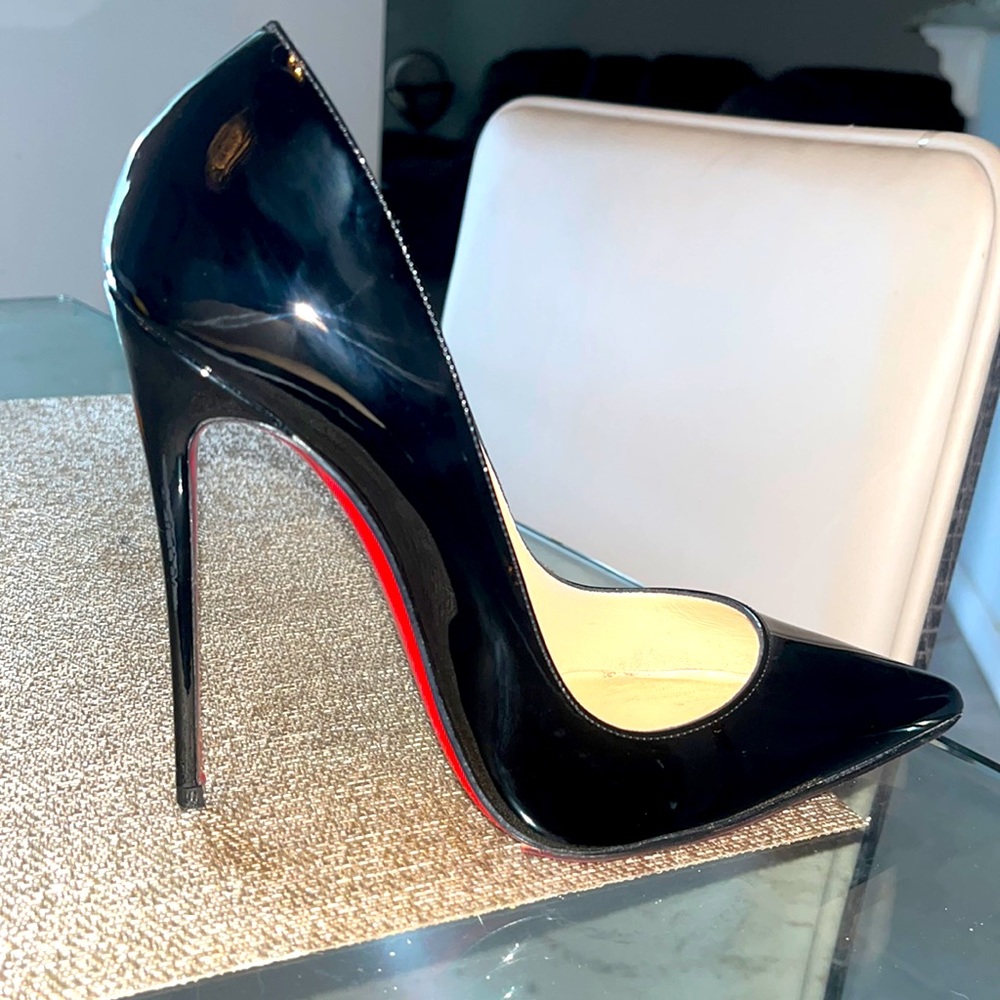 120 So Kate Christian Louboutin Authentic with sole protector installed!